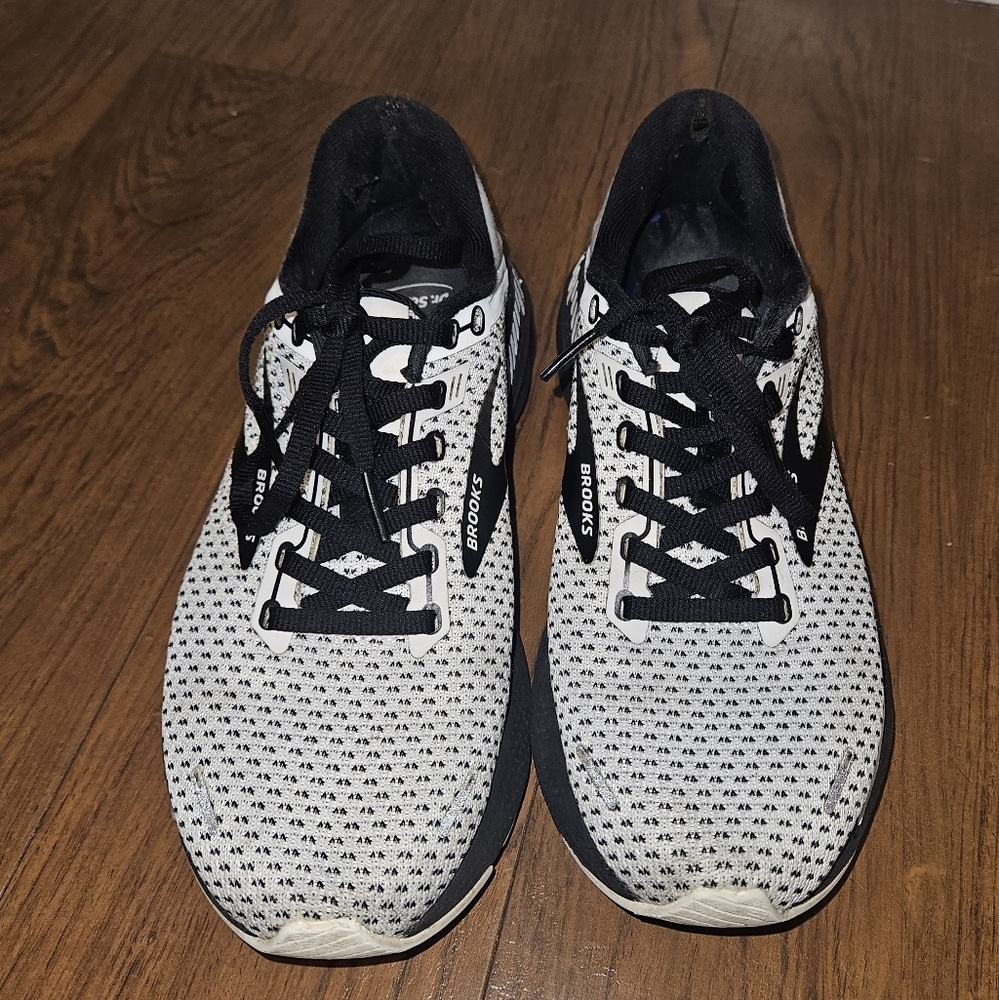 Womens Brooks Adrenaline GTS 22 Running Shoes